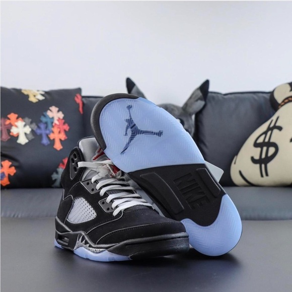 Jordan 5 Metallic Reimagined - Picture 3 of 5